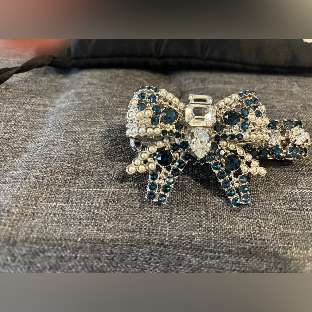 Miu Miu Crystal Bow Bracelet Blue Silver Faux Pearl Statement Luxury Designer OS - Picture 4 of 6